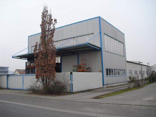 Foto - Werkhalle mit Büros, 2 Kranbahnen, gr. Lagerhalle mit 6,3 To Kran