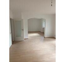 4 ZKB, Erdgeschosswohnung in Oestrich-Winkel zu vermieten