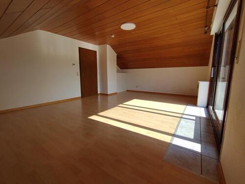 Foto - 2 12 Zimmer DG Wohnung in Winnenden-Höfen