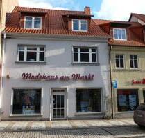 Wohnen direkt am Markt – helle 2 Raum Dachgeschosswohnung - Hettstedt