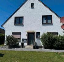 Zweifamilienhaus auf großem Grundstück in schwanewede
