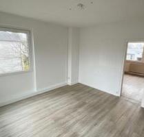 Helle & bezugsfreie 2-Zimmer-Wohnung inkl. Küche im Mietpreis - Solingen Burg