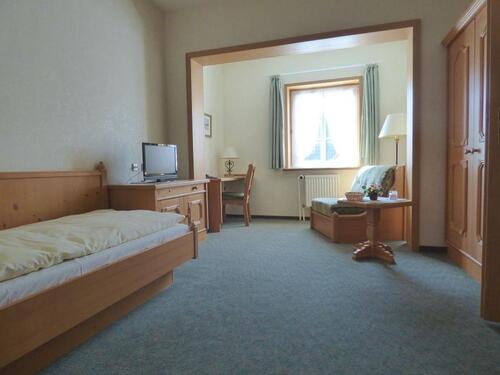 Foto - Einzelzimmer Mit Bad - 450,00 EUR Kaltmiete,