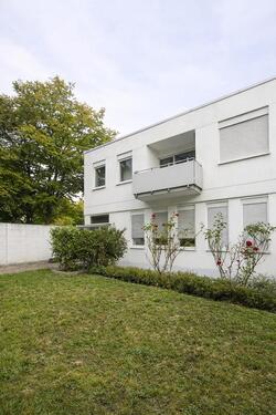 Foto - Helle, gut geschnittene 2-Zi-Wohnung mit Küche und Balkon