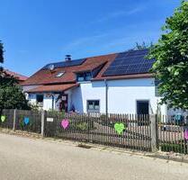gepflegtes Einfamilienhaus mit 3 Garagen und traumhaften Garten - Denkendorf