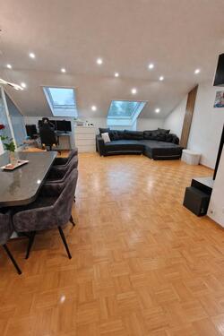 Foto - 3-Zimmer Dachgeschosswohnung mit Klimaanlage Garten und Garage in