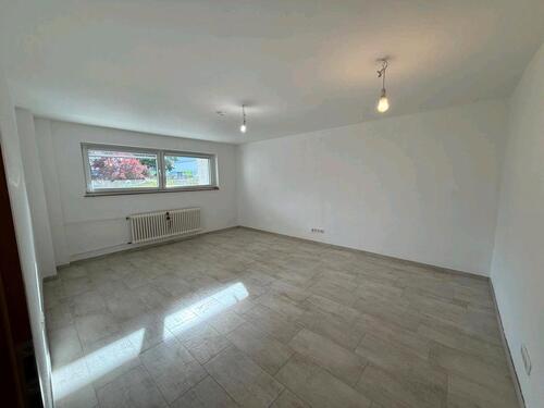 Foto - Helle, frisch renovierte 3-Zimmer-Wohnung in zentralen Lage