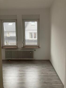 Foto - 3 ZKB Altbau mit hohen Decken - 825,00 EUR Kaltmiete,