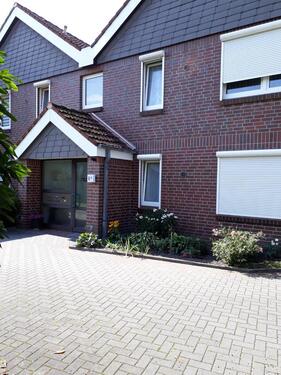 Foto - Westerstede - 2 Zimmer Küche Bad Oberwohnung an Interessenten Ü50 - ohne PKW-Stellplatz