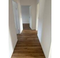 Frisch sanierte 3-Zimmer-Wohnung mit Tageslichtbad - Hettenleidelheim