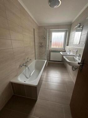 Foto - 5 Zimmerwohnung mit Garage - 1.250,00 EUR Kaltmiete,