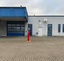 Lagerhalle mit Freifläche, LKW-Umfahrt und Sanitäranlagen – Bocholt