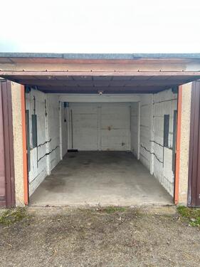 Foto - Garage Riesa an der Wohnungsgenossenschaft Riesa