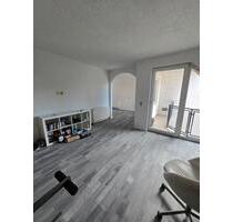 - Helle und gemütliche 2-Zimmer-Wohnung ab sofort frei - - Kindenheim