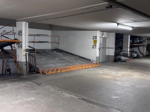 Foto - Parkplatz zu vermieten - 100,00 EUR Kaltmiete,