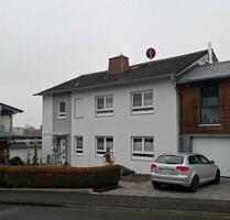 Barrierefreie EG Wohnung 90m², 3 ZKB +Küche +Balkon +Garage - Felsberg