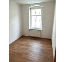 Charmante 2-Raum-Wohnung, 1. OG mit Balkon u. neuer Einbauküche - Meuselwitz