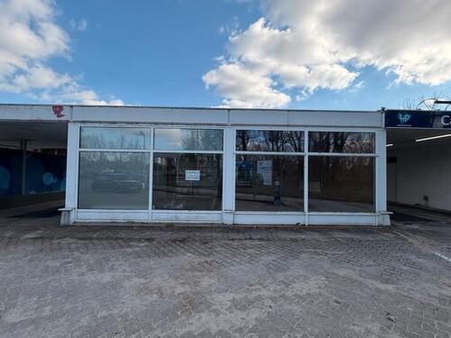 Foto - KfZ-Pflegehalle zu vermieten - 2 Plätze innen, 1 Platz außen