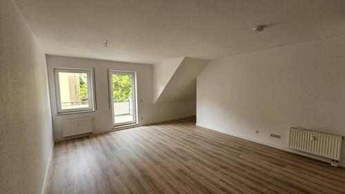 Foto - Gemütliche 2-Zimmer-Dachgeschosswohnung mit großem Balkon und Ausblick Richtung Meißen