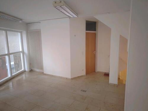 Foto - Geschäftsräume zu vermieten - 560,00 EUR Kaltmiete,