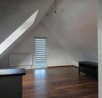 Wir vermieten eine 2,5 Zimmer DG-Wohnung - Berglen