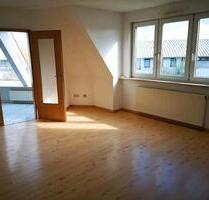 Guxhagen, helle Dachgeschosswohnung zu vermieten