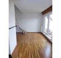 gepflegte Maisonette-Wohnung mit Balkon und EBK in Uninähe - Homburg