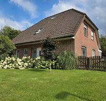 Großzügiges, modernisiertes Einfamilienhaus mit Einliegerwohnung - Westoverledingen