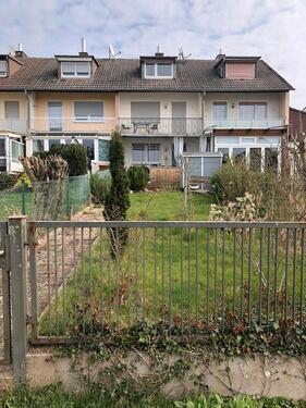 Foto - Reihenhaus zum vermieten - 1.050,00&nbsp;EUR Kaltmiete, ca.&nbsp; 120,00&nbsp;m&sup2;