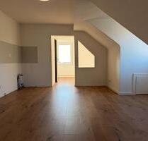 Helle 1,5 Zimmer DG Wohnung im Ohligser Zentrum, 2023 saniert - Solingen