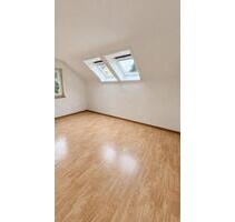 Helle 2-Zimmer DG Wohnung mit Rosenstein-Blick - Heubach