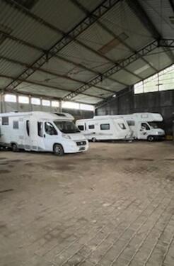 Foto - Hallenstellplatz für Wohnwagen Wohnmobil Boot Auto