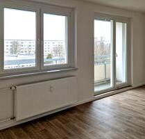 Großzügige Wohnung für bis zu 6 Personen mit Balkon und offener Küche – ideal für Familien ! - Halle (Saale) Halle-Neustadt