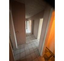 4 Zimmer Wohnung in Duisburg - Overbruch zu vermieten.