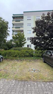Foto - Grüne Oase zum Parken – Stellplätze im Innenhof zu vermieten
