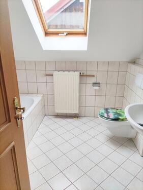 Foto - Zentrale, helle, gepflegte DG-Wohnung, 75 qm ab sofort