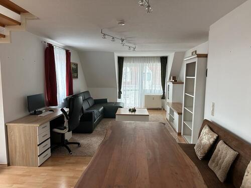 Foto - Teilmöblierte 4,5 Zimmer Etagenwohnung + Balkon und 2 Stellplätze