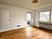 Foto - Frisch sanierte 3-Zimmer-Wohnung mit Einbauküche & Balkon – Ortsk