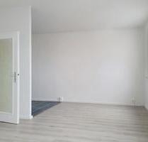 Helle Wohnung mit guter Anbindung und viel Potenzial ! - Halle (Saale) Halle-Neustadt