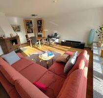 Helle, großzügige und ruhige 2,5-Zimmer Wohnung mit Balkon - Ahrensburg