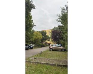 Grüner Innenhof – perfekte Lage für Ihren Stellplatz - Cottbus