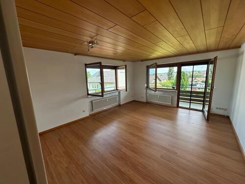 Foto - Großzügige 3,5 Zimmer Wohnung mit Balkon, Kellerraum, Stellplatz