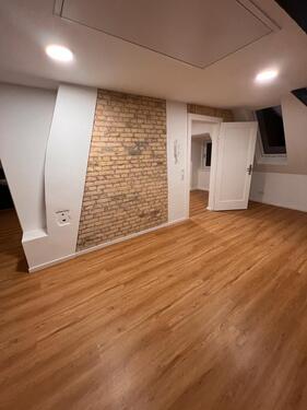 Foto - Charmante 1 Zimmer Dachgeschosswohnung per sofort bezugsfertig