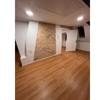 Charmante 1 Zimmer Dachgeschosswohnung per sofort bezugsfertig - Schleswig