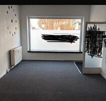Lagerraum mit Schaufenster - 300,00&nbsp;EUR Kaltmiete, ca.&nbsp; 35,00&nbsp;m&sup2; in Köln (PLZ: 51107) Kalk