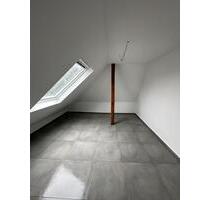 Erstbezug! Moderne, frisch sanierte Dachgeschosswohnung - Offenbach am Main Bieberer Berg