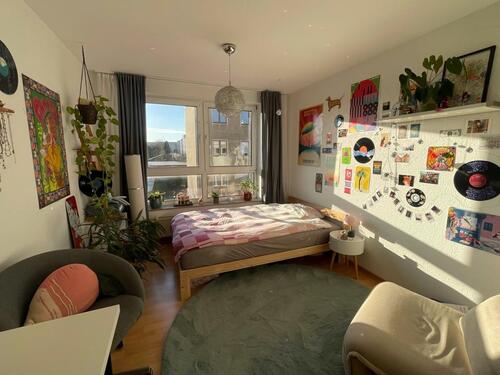 Foto - !! Wohnen ab April, zahlen ab Mai – Einzimmerwohnung