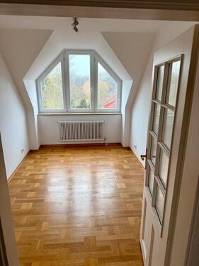 Foto - Helle drei Zimmer Wohnung mit Kaminofen und Dachterrasse