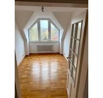 Helle drei Zimmer Wohnung mit Kaminofen und Dachterrasse - Oldenburg in Holstein