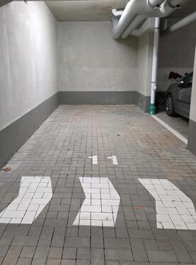 Foto - Tiefgaragenstellplatz - 65,00 EUR Miete,